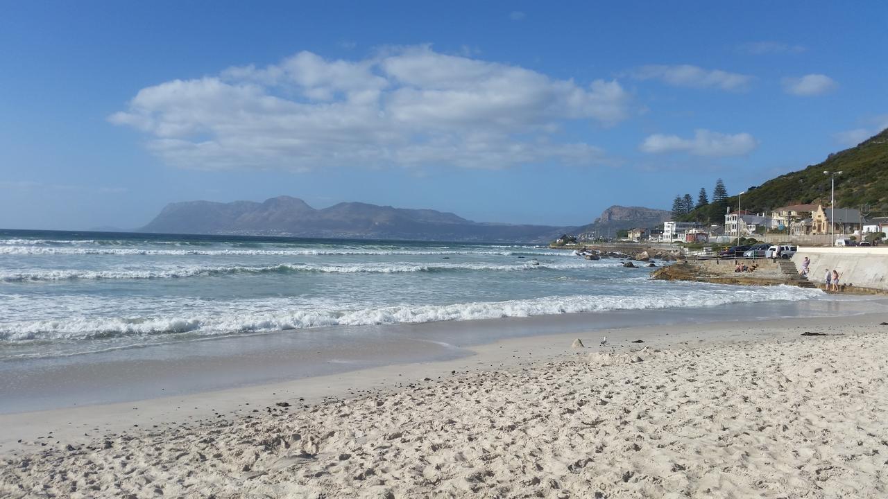 Coral Sands on Muizenberg Buitenkant foto
